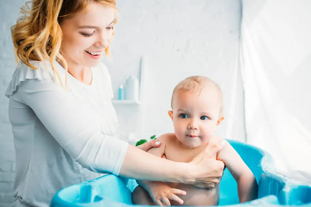 Gradually Transition Your Baby To The Baby Tub